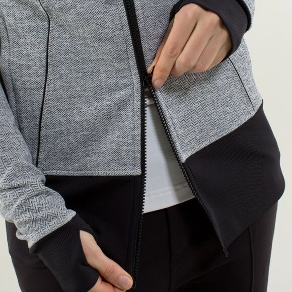 LIKE NEW Lululemon Define Nice Asana Herringbone Tweed Jacket size 4 Coat LOLE - Picture 14 of 15